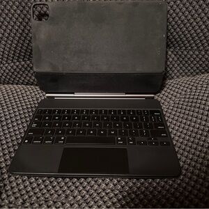 Black Apple Magic Keyboard for 11-inch iPad Pro 1st/2nd Generation